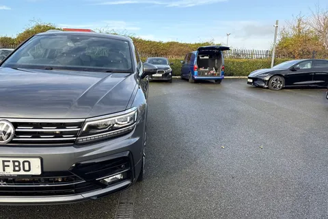 SR19FBO Volkswagen Tiguan 2.0 TDI R-Line Tech Euro 6 (s/s) 5dr Thumbnail #26