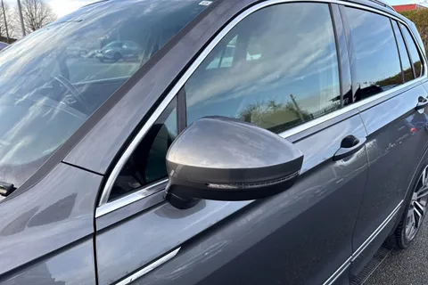 SR19FBO Volkswagen Tiguan 2.0 TDI R-Line Tech Euro 6 (s/s) 5dr Thumbnail #31