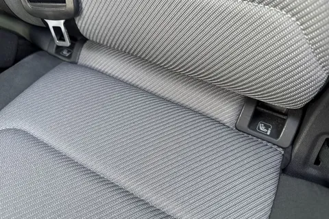 SR19FBO Volkswagen Tiguan 2.0 TDI R-Line Tech Euro 6 (s/s) 5dr Thumbnail #37