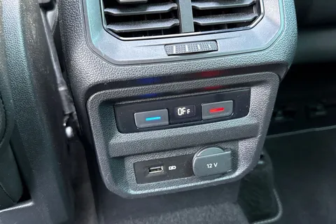 SR19FBO Volkswagen Tiguan 2.0 TDI R-Line Tech Euro 6 (s/s) 5dr Thumbnail #39