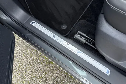 SR19FBO Volkswagen Tiguan 2.0 TDI R-Line Tech Euro 6 (s/s) 5dr Thumbnail #40