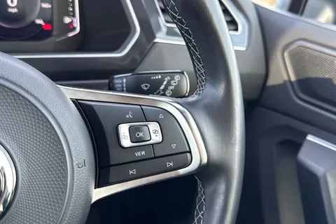 SR19FBO Volkswagen Tiguan 2.0 TDI R-Line Tech Euro 6 (s/s) 5dr Thumbnail #42