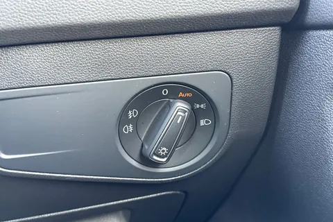 SR19FBO Volkswagen Tiguan 2.0 TDI R-Line Tech Euro 6 (s/s) 5dr Thumbnail #45