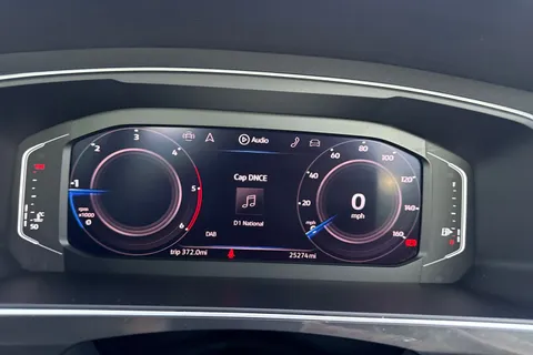 SR19FBO Volkswagen Tiguan 2.0 TDI R-Line Tech Euro 6 (s/s) 5dr Thumbnail #48