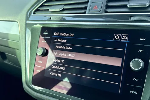 SR19FBO Volkswagen Tiguan 2.0 TDI R-Line Tech Euro 6 (s/s) 5dr Thumbnail #51