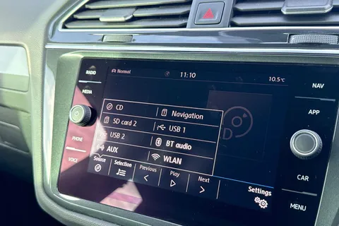 SR19FBO Volkswagen Tiguan 2.0 TDI R-Line Tech Euro 6 (s/s) 5dr Thumbnail #52