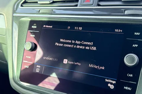 SR19FBO Volkswagen Tiguan 2.0 TDI R-Line Tech Euro 6 (s/s) 5dr Thumbnail #54