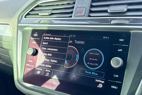 SR19FBO Volkswagen Tiguan 2.0 TDI R-Line Tech Euro 6 (s/s) 5dr Thumbnail #55