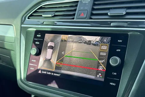 SR19FBO Volkswagen Tiguan 2.0 TDI R-Line Tech Euro 6 (s/s) 5dr Thumbnail #57