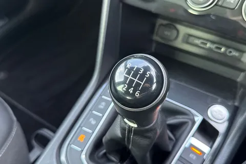 SR19FBO Volkswagen Tiguan 2.0 TDI R-Line Tech Euro 6 (s/s) 5dr Thumbnail #61