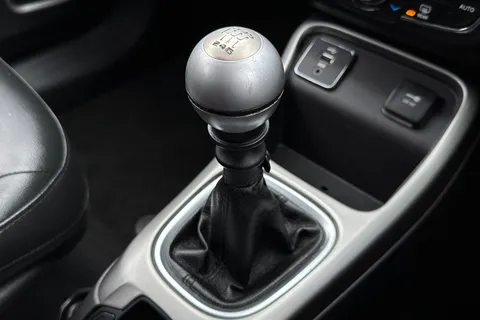 YN68LVK Jeep Compass 1.4T MultiAirII Longitude Euro 6 (s/s) 5dr Thumbnail #23