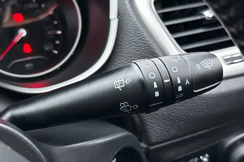 YN68LVK Jeep Compass 1.4T MultiAirII Longitude Euro 6 (s/s) 5dr Thumbnail #44