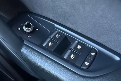 BV23VCL Audi Q5 40 TDI Quattro S Line 5dr S Tronic Thumbnail #35