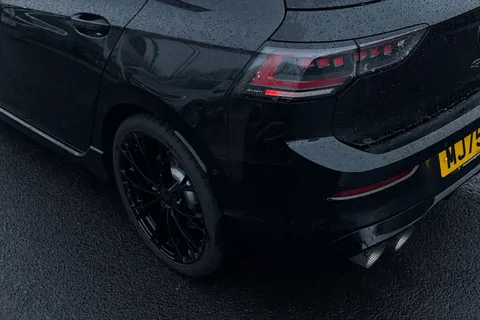 MJ75AUR Volkswagen Golf 2.0 TSI 333 R Black Edition 4Motion 5dr DSG **LEATHER, R PERFORMANCE, DCC + Thumbnail #16