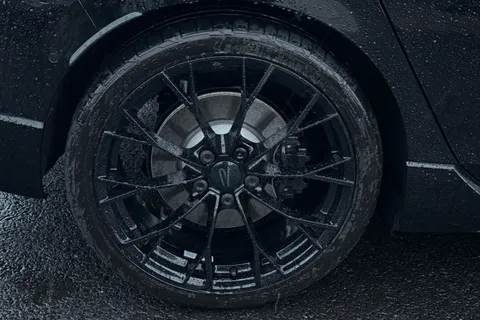 MJ75AUR Volkswagen Golf 2.0 TSI 333 R Black Edition 4Motion 5dr DSG **LEATHER, R PERFORMANCE, DCC + Thumbnail #23