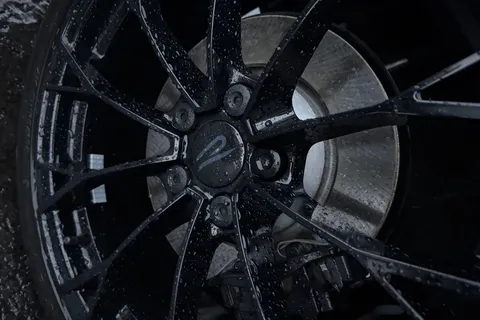 MJ75AUR Volkswagen Golf 2.0 TSI 333 R Black Edition 4Motion 5dr DSG **LEATHER, R PERFORMANCE, DCC + Thumbnail #28