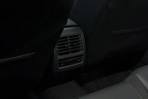 MJ75AUR Volkswagen Golf 2.0 TSI 333 R Black Edition 4Motion 5dr DSG **LEATHER, R PERFORMANCE, DCC + Thumbnail #32