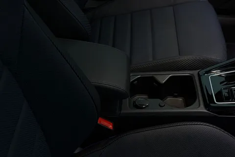 MJ75AUR Volkswagen Golf 2.0 TSI 333 R Black Edition 4Motion 5dr DSG **LEATHER, R PERFORMANCE, DCC + Thumbnail #33