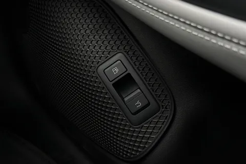  BYD Seal 6 1.5 DM-i 10kWh Boost CVT Auto Euro 6 (s/s) 5dr Thumbnail #38