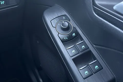 MC23ZDM Ford Kuga 2.5h Duratec ST-Line X Edition CVT Euro 6 (s/s) 5dr Thumbnail #20