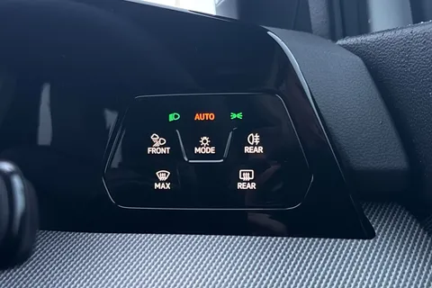 MJ75CFF Volkswagen Golf 2.0 TSI 300 GTI Clubsport **GTI PERFORMANCE PACK + 19' WARMENAU + BLACK PAC Thumbnail #33