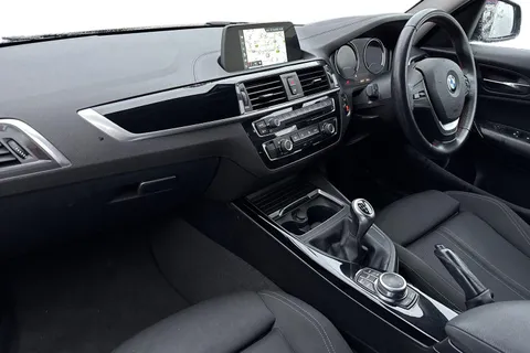 YA18WXR BMW 1 Series 2.0 118d Sport Euro 6 (s/s) 5dr Thumbnail #14