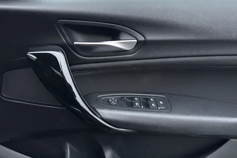 YA18WXR BMW 1 Series 2.0 118d Sport Euro 6 (s/s) 5dr Thumbnail #20