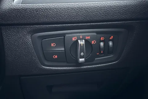 YA18WXR BMW 1 Series 2.0 118d Sport Euro 6 (s/s) 5dr Thumbnail #28