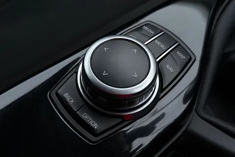 YA18WXR BMW 1 Series 2.0 118d Sport Euro 6 (s/s) 5dr Thumbnail #40