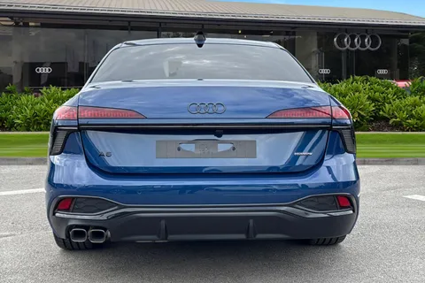  Audi A6 Saloon 2.0 TDI Launch Edition S Tronic quattro Euro 6 (s/s) 4dr Thumbnail #4