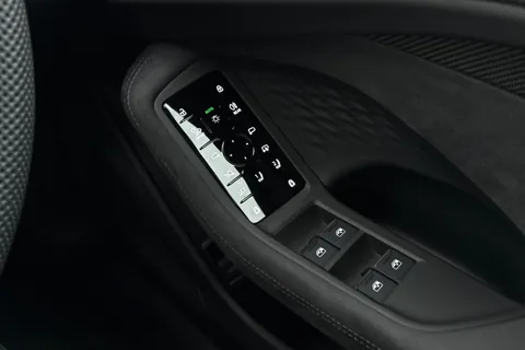  Audi A6 Saloon 2.0 TDI Launch Edition S Tronic quattro Euro 6 (s/s) 4dr Thumbnail #39