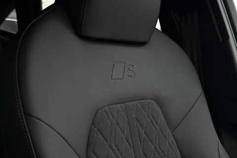  Audi A6 Saloon 2.0 TDI Launch Edition S Tronic quattro Euro 6 (s/s) 4dr Thumbnail #41