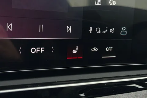  Audi A6 Saloon 2.0 TDI Launch Edition S Tronic quattro Euro 6 (s/s) 4dr Thumbnail #43