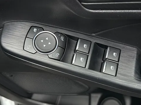 EN24OCX Ford Kuga 2.5h Duratec ST-Line X CVT AWD Euro 6 (s/s) 5dr Thumbnail #17