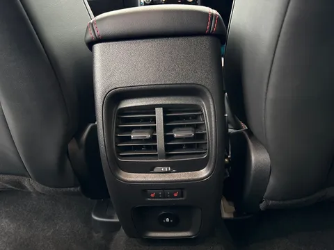 EN24OCX Ford Kuga 2.5h Duratec ST-Line X CVT AWD Euro 6 (s/s) 5dr Thumbnail #33