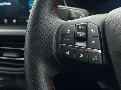 EN24OCX Ford Kuga 2.5h Duratec ST-Line X CVT AWD Euro 6 (s/s) 5dr Thumbnail #34