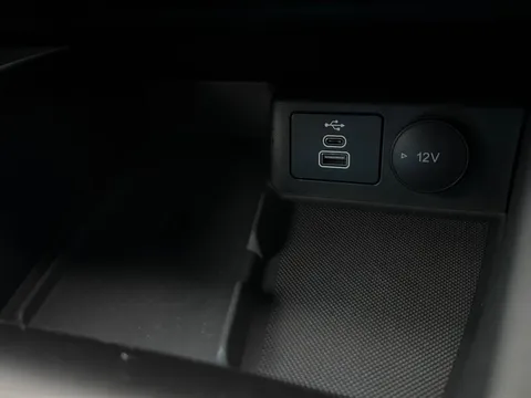 EN24OCX Ford Kuga 2.5h Duratec ST-Line X CVT AWD Euro 6 (s/s) 5dr Thumbnail #37