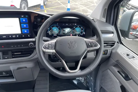 BT75EOB Volkswagen Transporter 2.0 TDI 170 Commerce Pro Van Auto Thumbnail #17