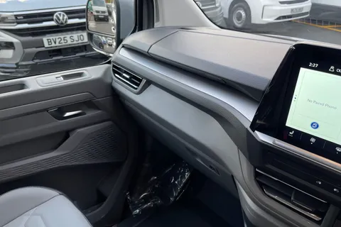 BT75EOB Volkswagen Transporter 2.0 TDI 170 Commerce Pro Van Auto Thumbnail #19