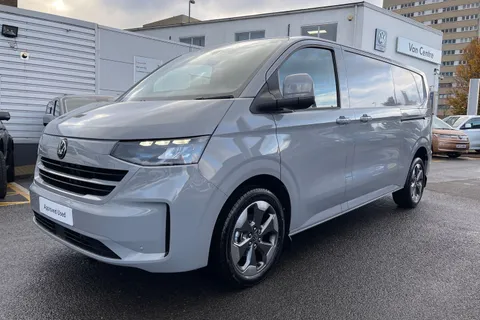 BT75EOB Volkswagen Transporter 2.0 TDI 170 Commerce Pro Van Auto Thumbnail #24