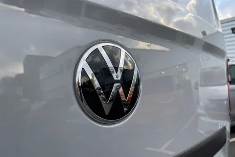 BT75EOB Volkswagen Transporter 2.0 TDI 170 Commerce Pro Van Auto Thumbnail #29