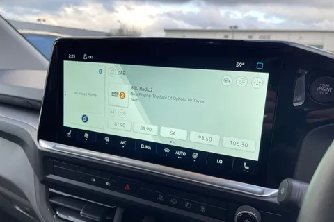 BT75EOB Volkswagen Transporter 2.0 TDI 170 Commerce Pro Van Auto Thumbnail #45