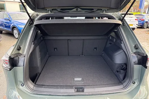 DF25KWK Volkswagen Tiguan 1.5 TSI 272 eHybrid R-Line 5dr DSG Thumbnail #6