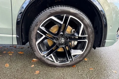 DF25KWK Volkswagen Tiguan 1.5 TSI 272 eHybrid R-Line 5dr DSG Thumbnail #9