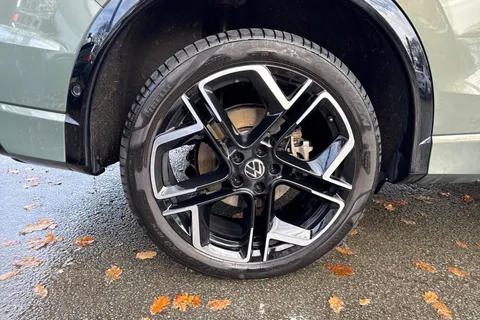 DF25KWK Volkswagen Tiguan 1.5 TSI 272 eHybrid R-Line 5dr DSG Thumbnail #10