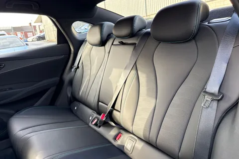  BYD Seal 6 1.5 DM-i 10kWh Boost CVT Auto Euro 6 (s/s) 4dr Thumbnail #13