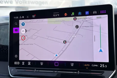 DF25KWK Volkswagen Tiguan 1.5 TSI 272 eHybrid R-Line 5dr DSG Thumbnail #16