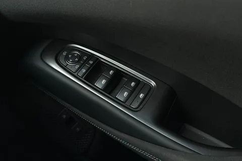  BYD Seal 6 1.5 DM-i 10kWh Boost CVT Auto Euro 6 (s/s) 4dr Thumbnail #17