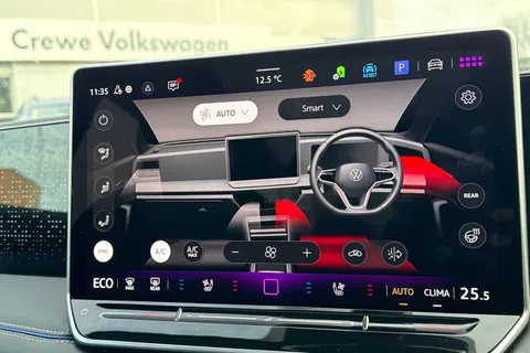 DF25KWK Volkswagen Tiguan 1.5 TSI 272 eHybrid R-Line 5dr DSG Thumbnail #21