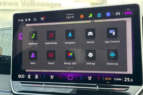 DF25KWK Volkswagen Tiguan 1.5 TSI 272 eHybrid R-Line 5dr DSG Thumbnail #26
